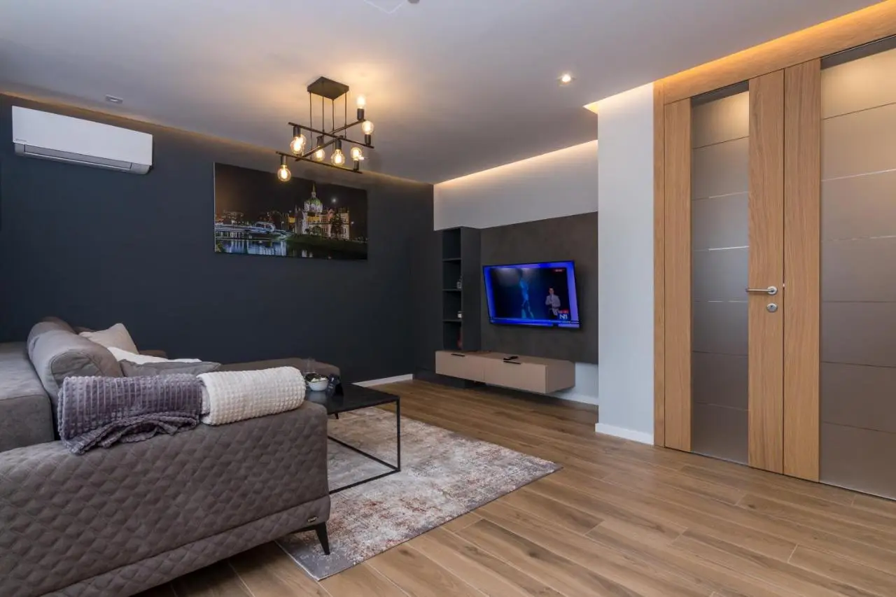 Mayisa Apartments