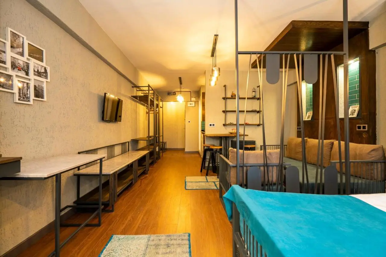 Cube Suites