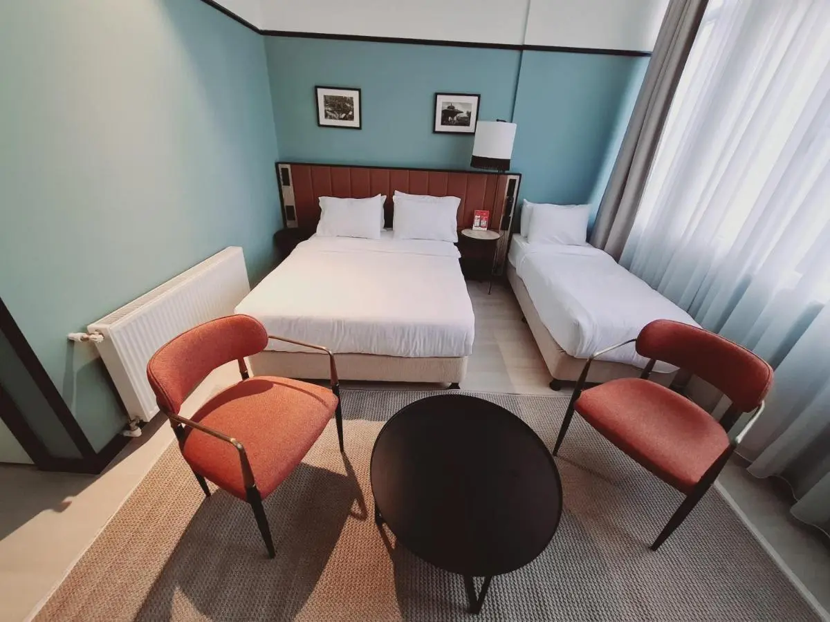 EA Exclusive Hotel