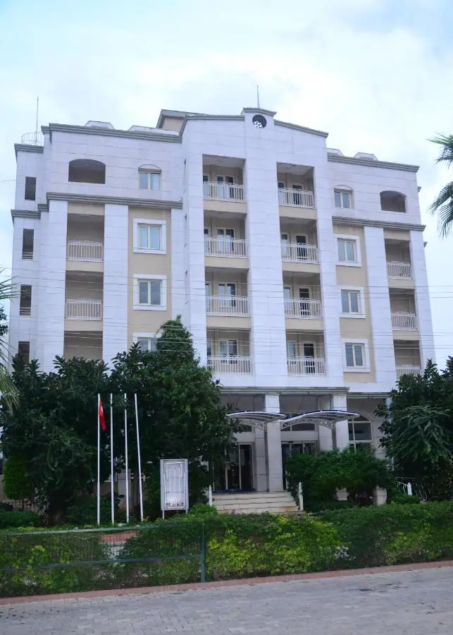 Almena Hotel