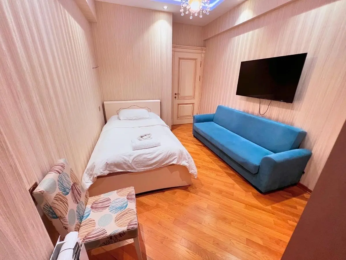 Park Azure 0313
