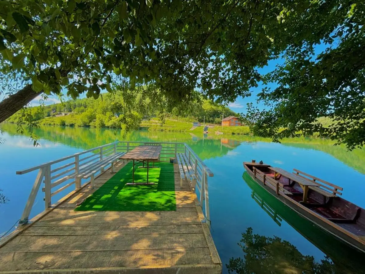 Riverside Resort Una