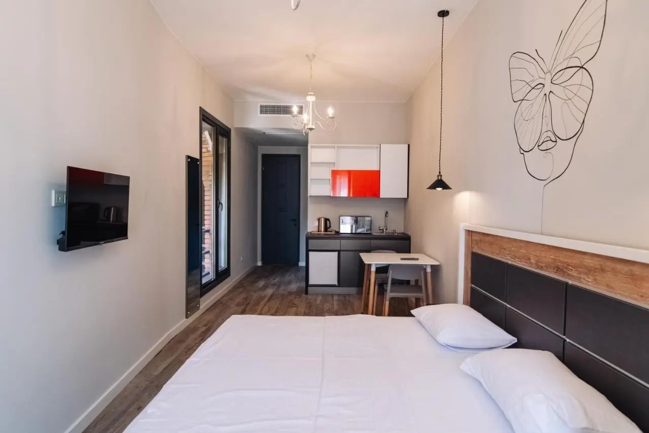 Wine Rock Hotel