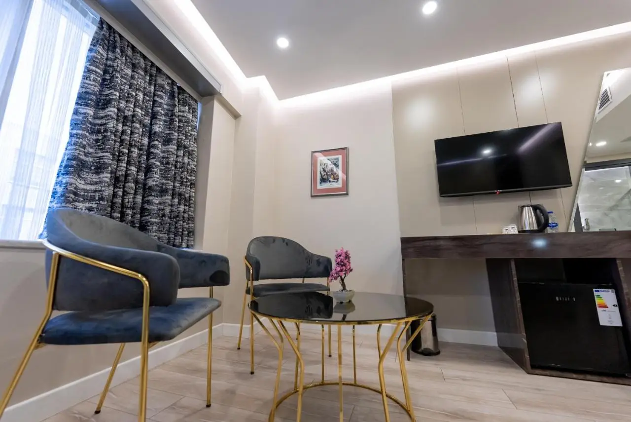 Meros Hotel