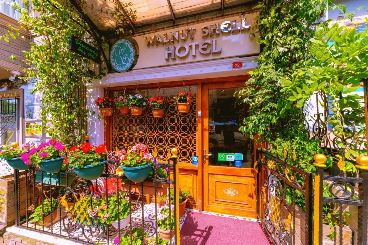 Walnut Shell Hotel