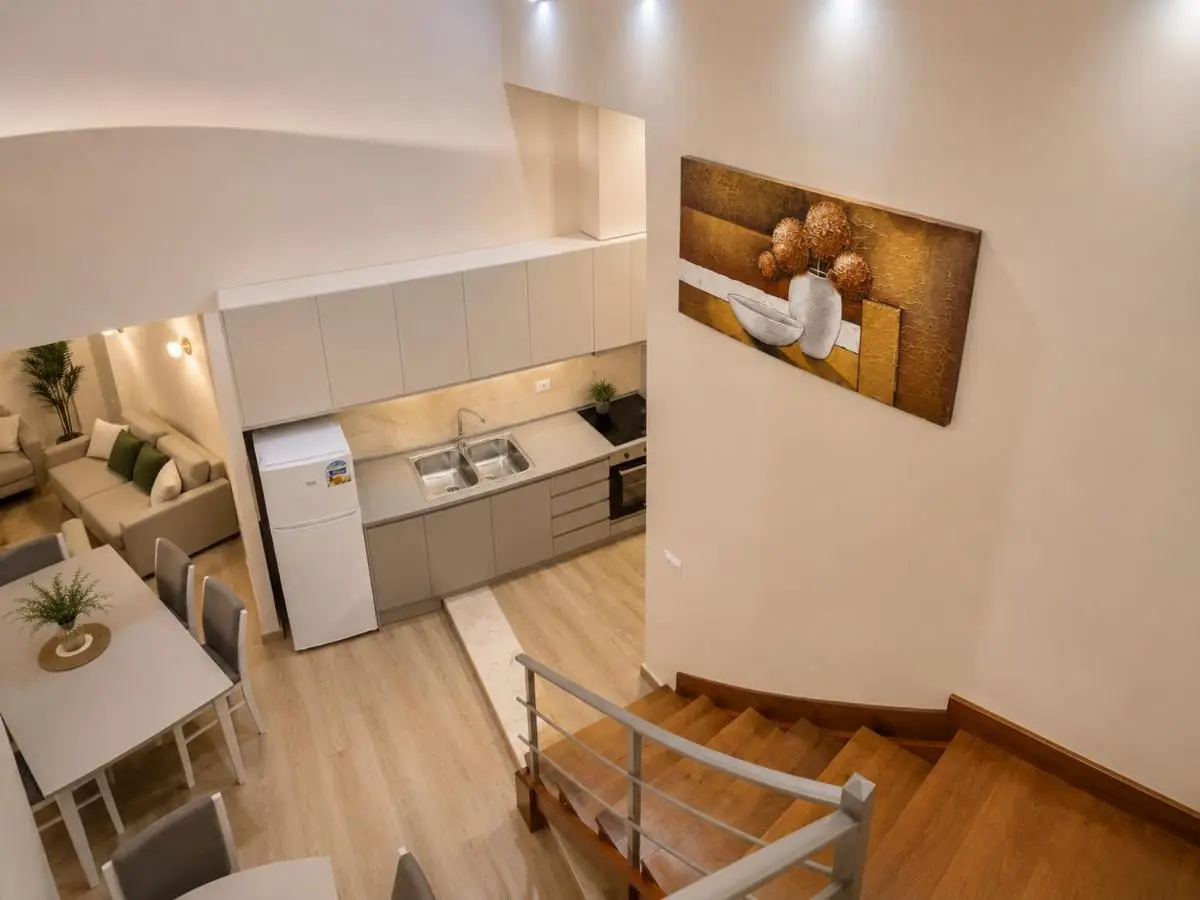 Flors Apartments