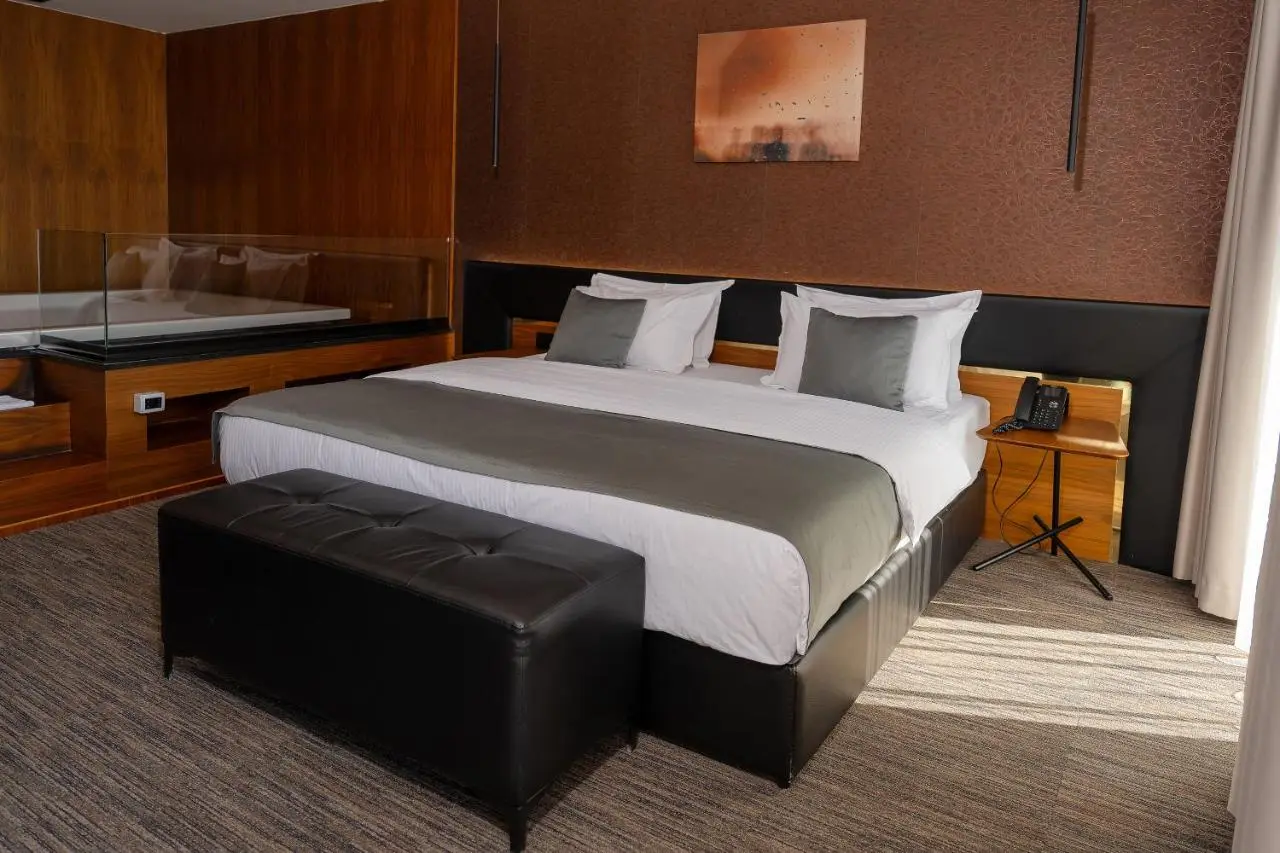 Select Hill Resort