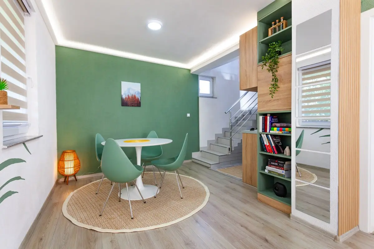 Modern Family House with Terrace & FREE Parking
