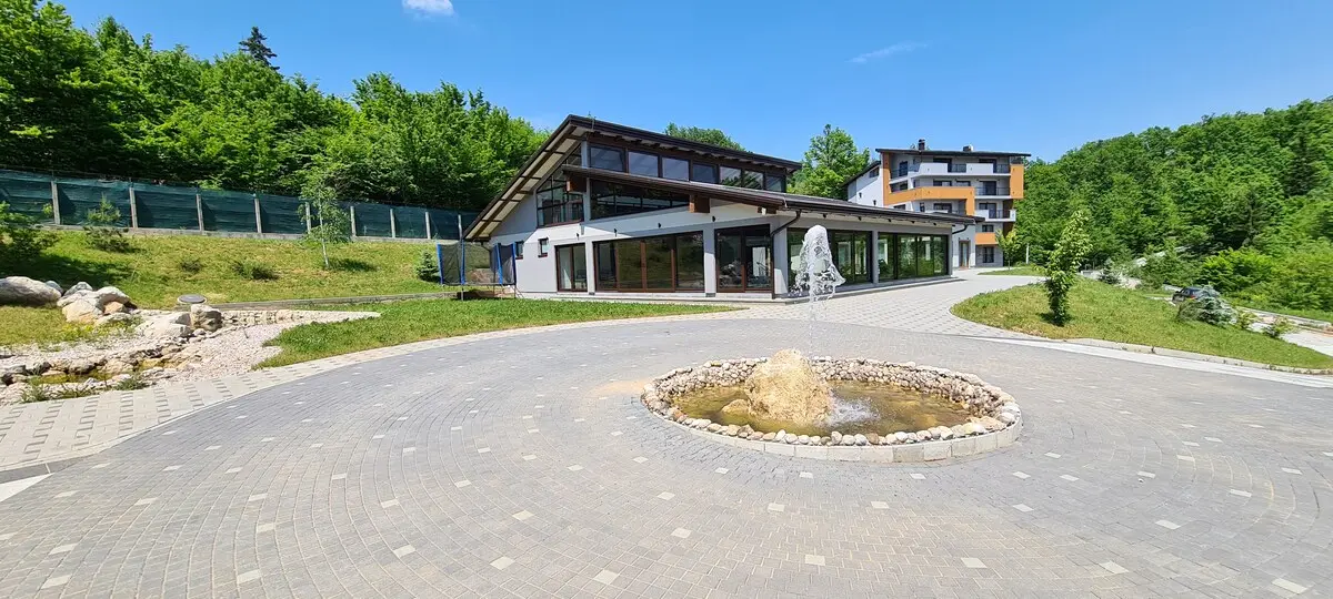 Ground floor, 3BDR, shared pool