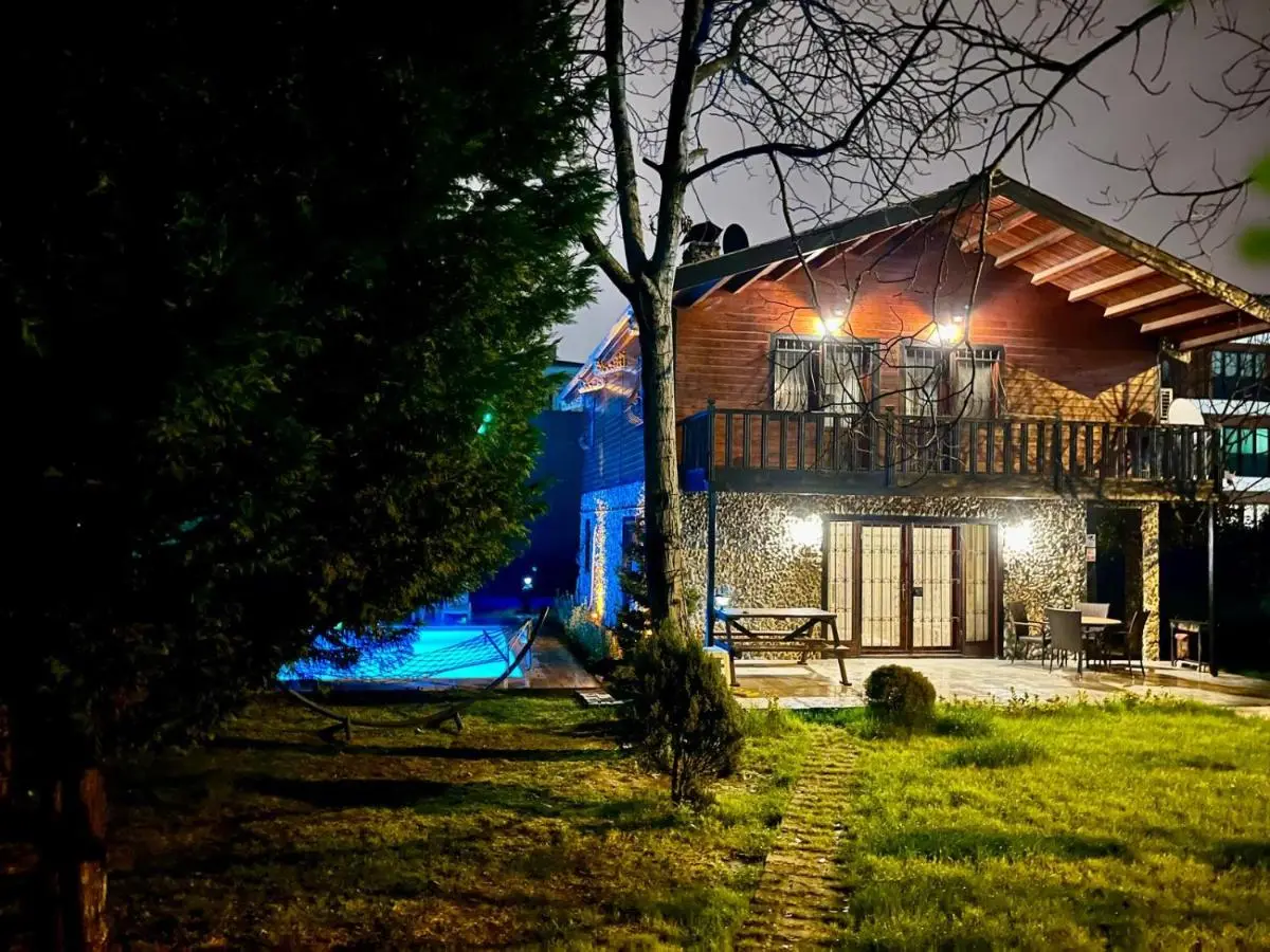 Sapanca Vi̇lla Bahce Şükriye Küçükal