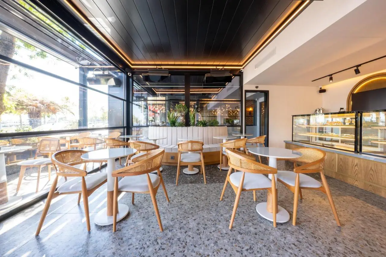 Premier Lounge Hotel