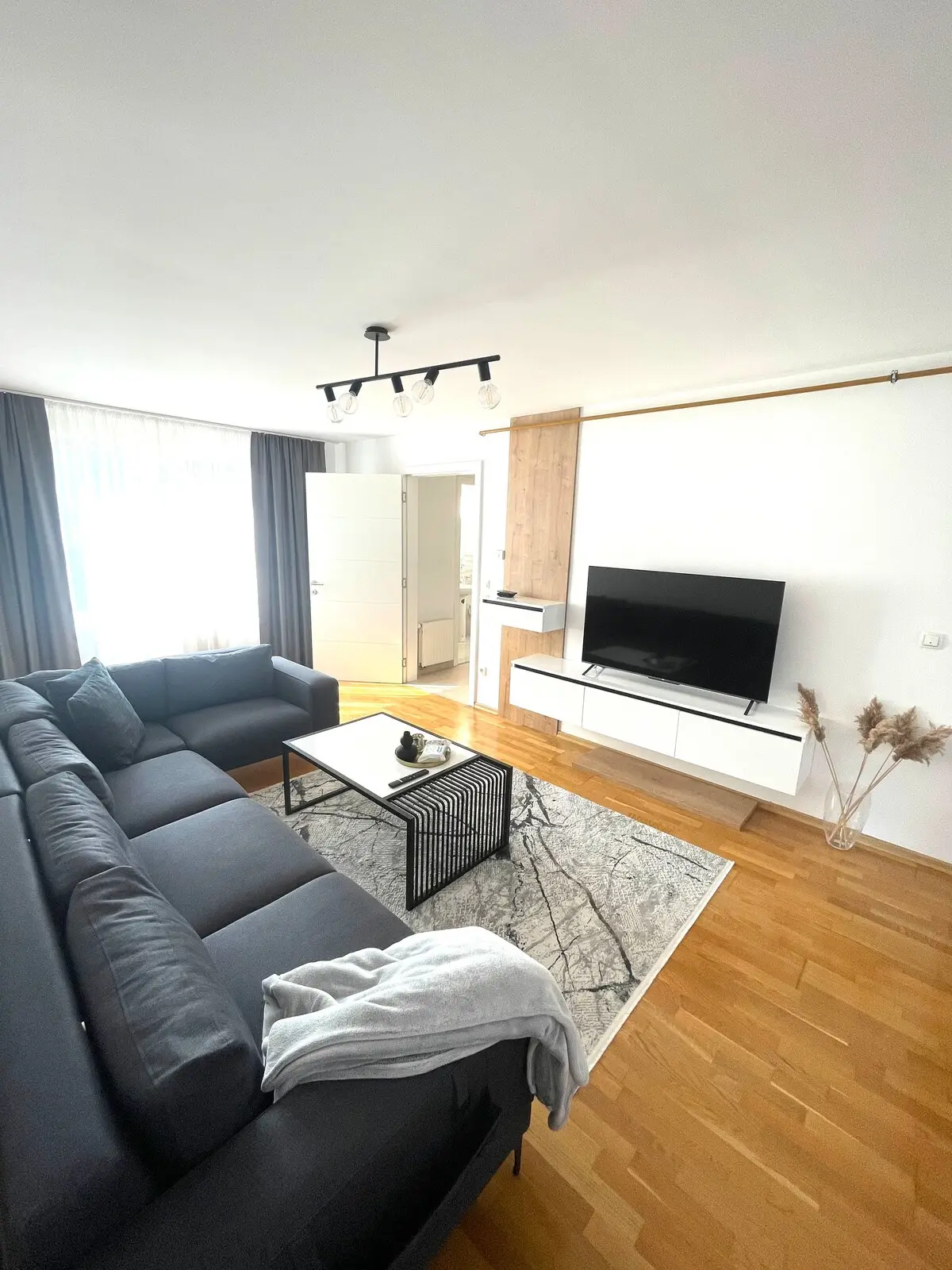 Quiet Luxe Apartment