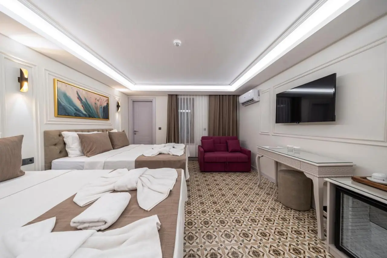 Pera Luna Premium Hotel