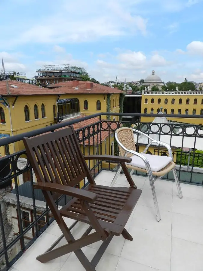 Berk Guest House - Grandma's House