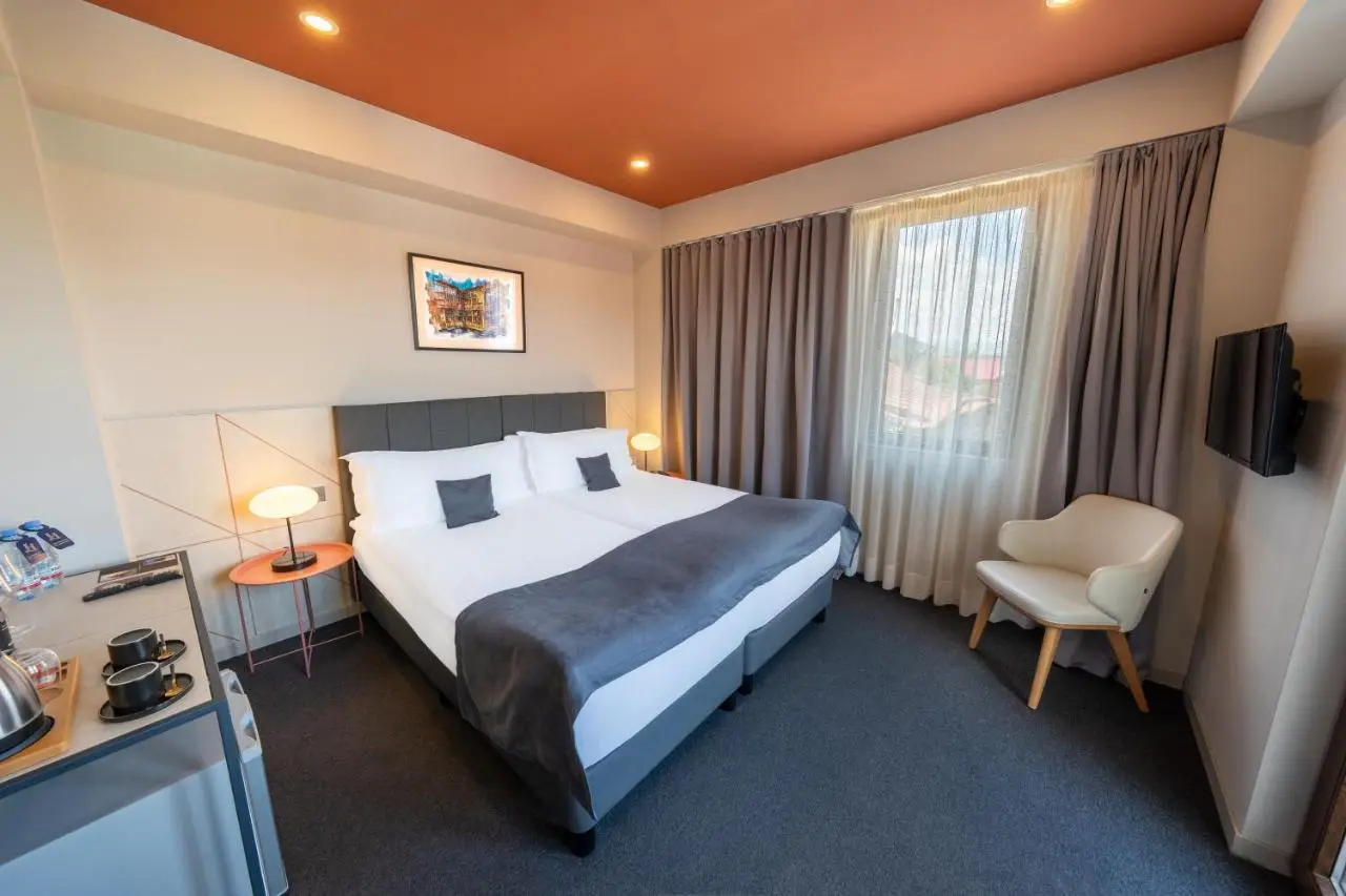 King Tamar Hotel By Luxuria Hotels