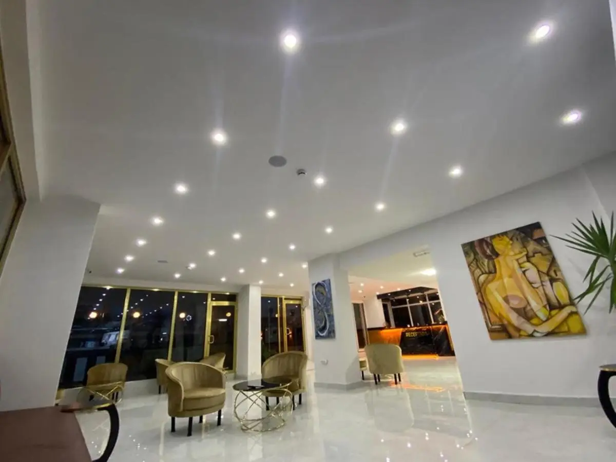 Far Life Hotel