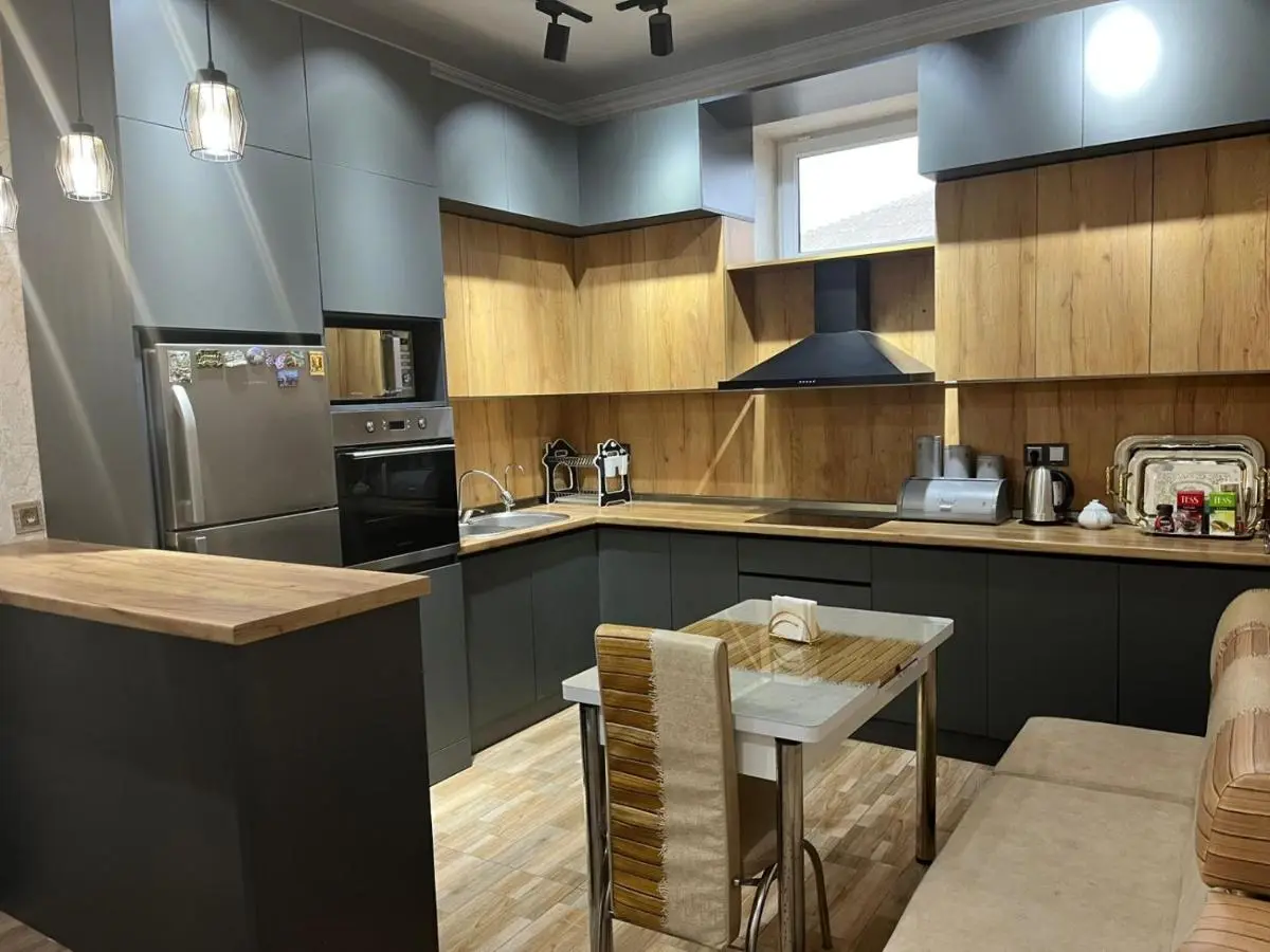 Airport Family House 5 min from Baku Airport Taxi Service 6 USD