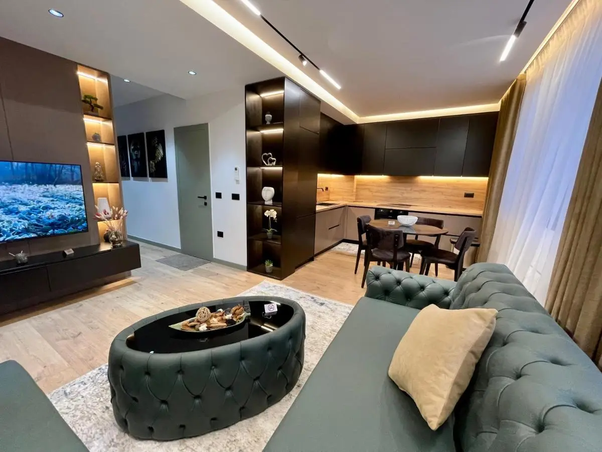 Queens Luxury Apartments Tirana