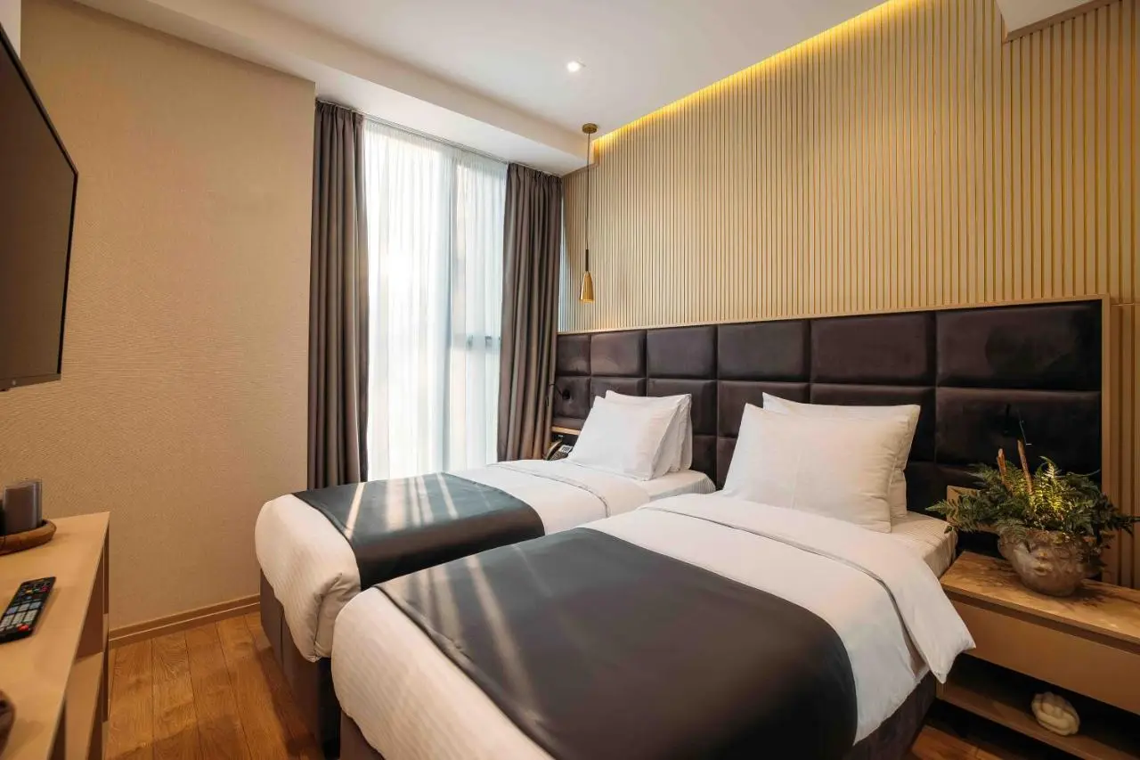 Hotel Monday by DNT Group
