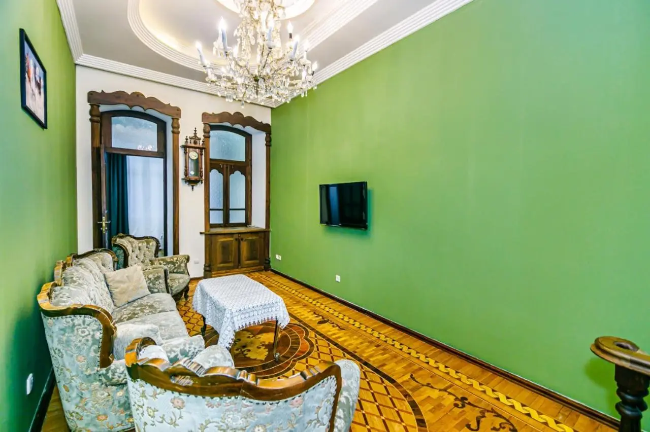 Targovu 4 Room Malakan Garden