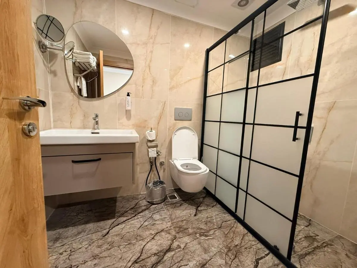 Rena Grand Residence & Suit