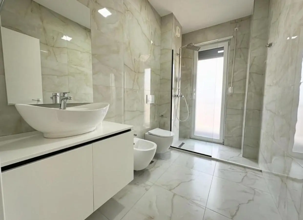 New Bazaar, Grand Apartment