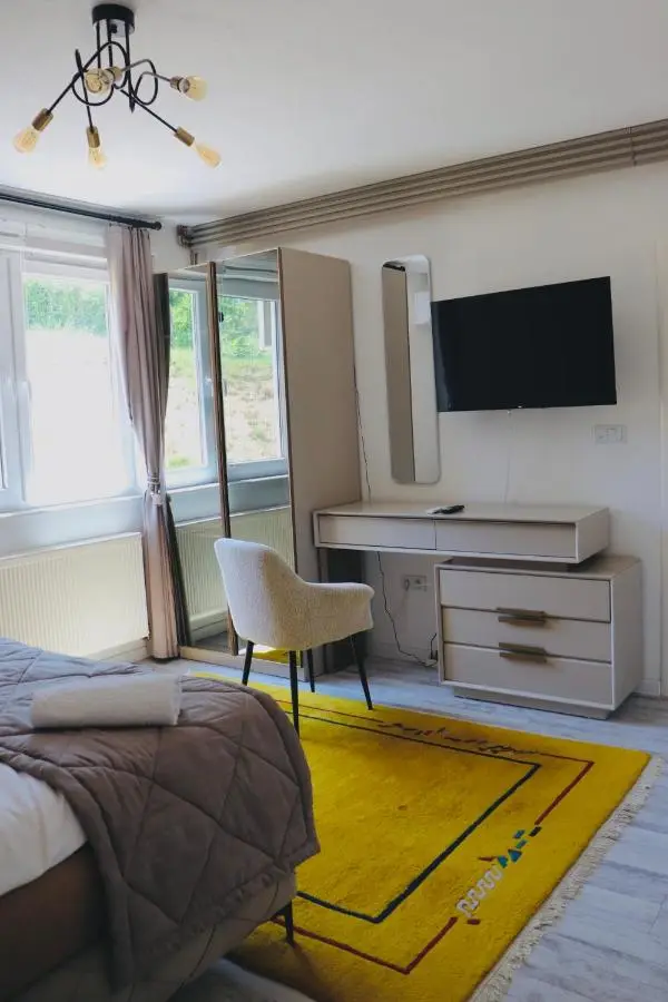 Villa Saraj with Swimming Pool & Jacuzzi near Sarajevo