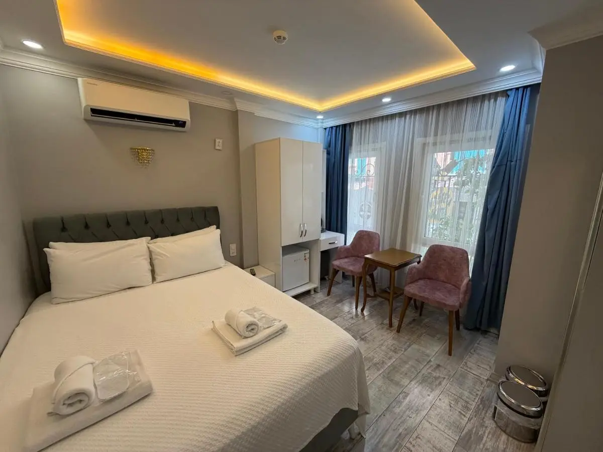 VERSECA HOTEL