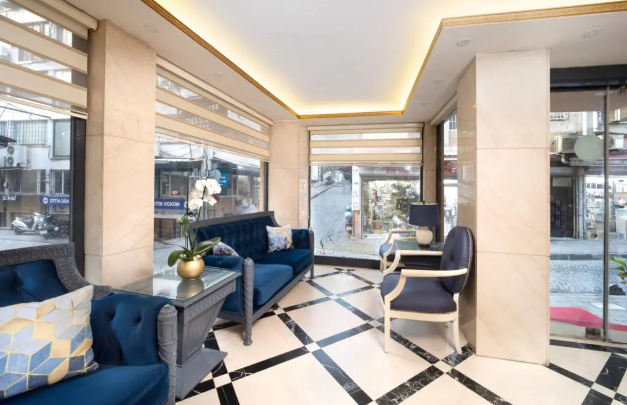 Deluxe Newport Hotel - Old City