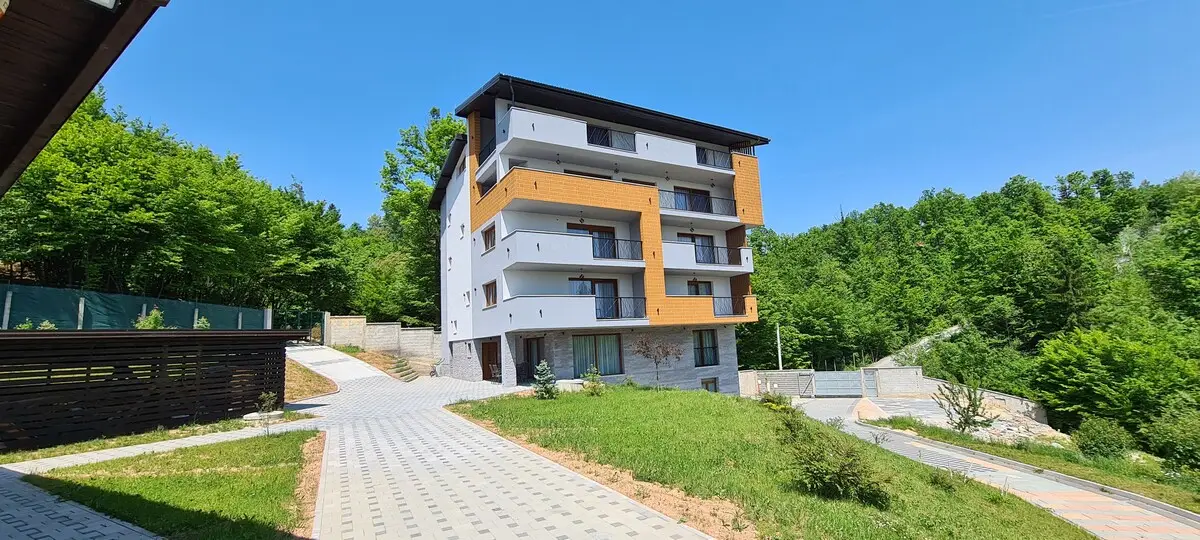 Ground floor, 3BDR, shared pool