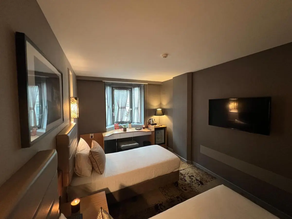 All Seasons Hotel