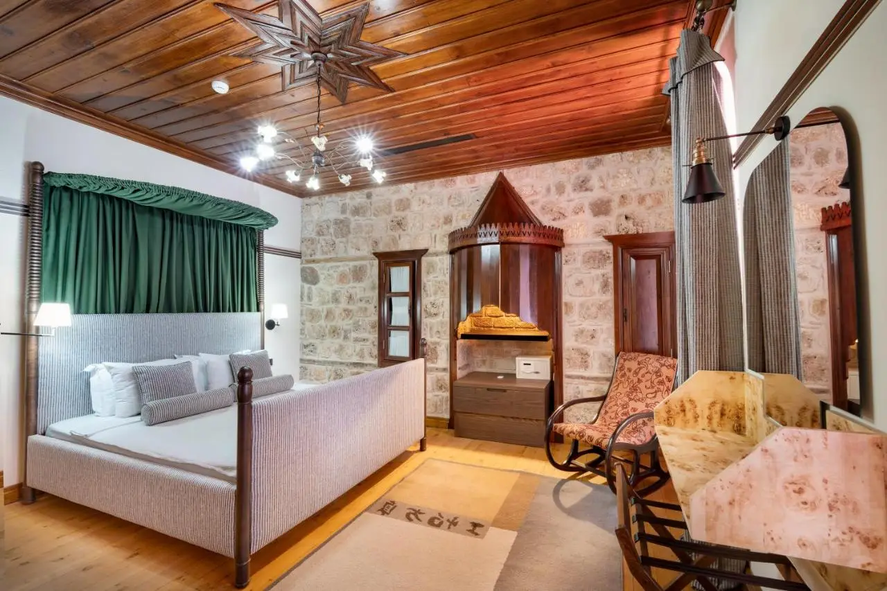 House 5 Hotel