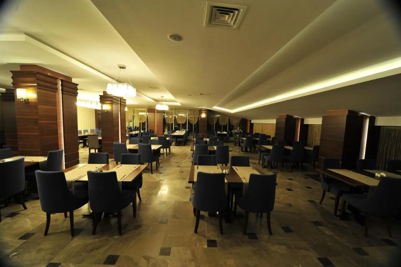 Grand Cenas Hotel