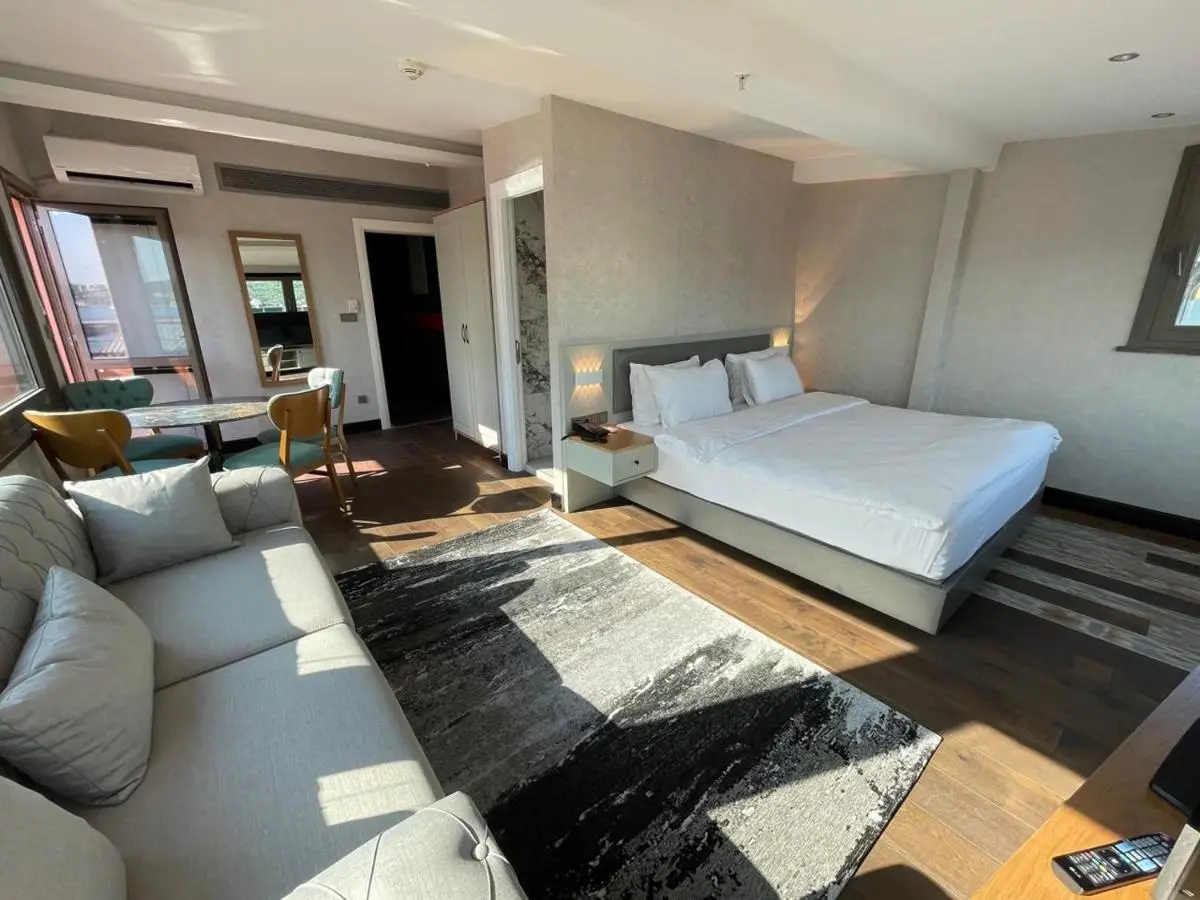 Feri Suites