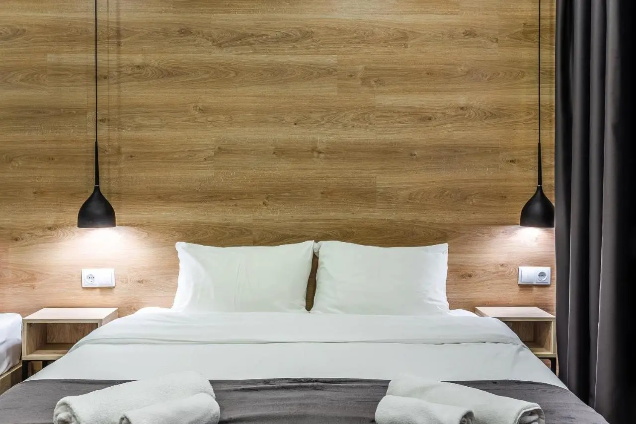 8 Rooms Apartotel On Meidan