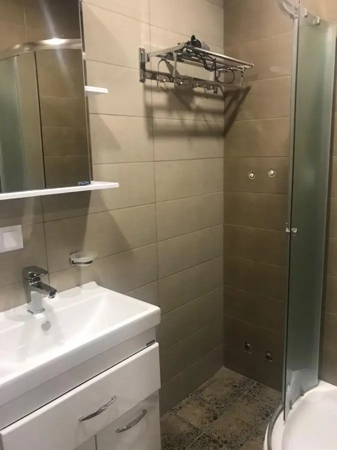 5 Rooms near 300 Aragveli metro station