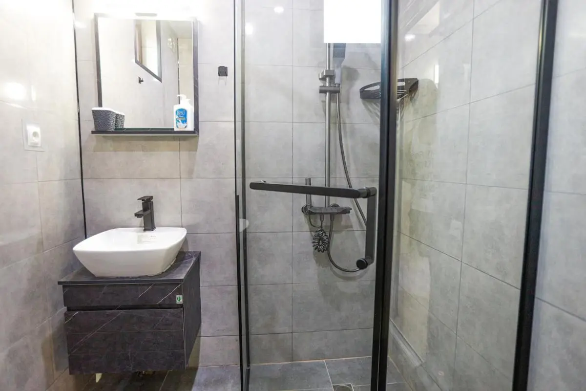 Brand-New 2BR House with Garden