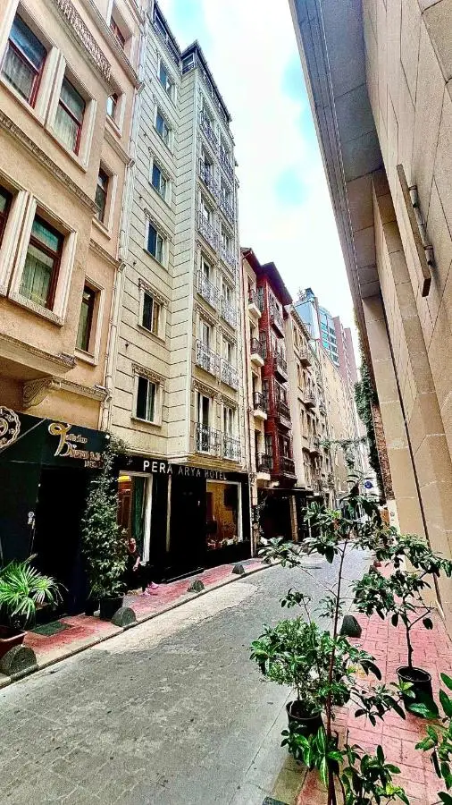 Pera Arya Hotel