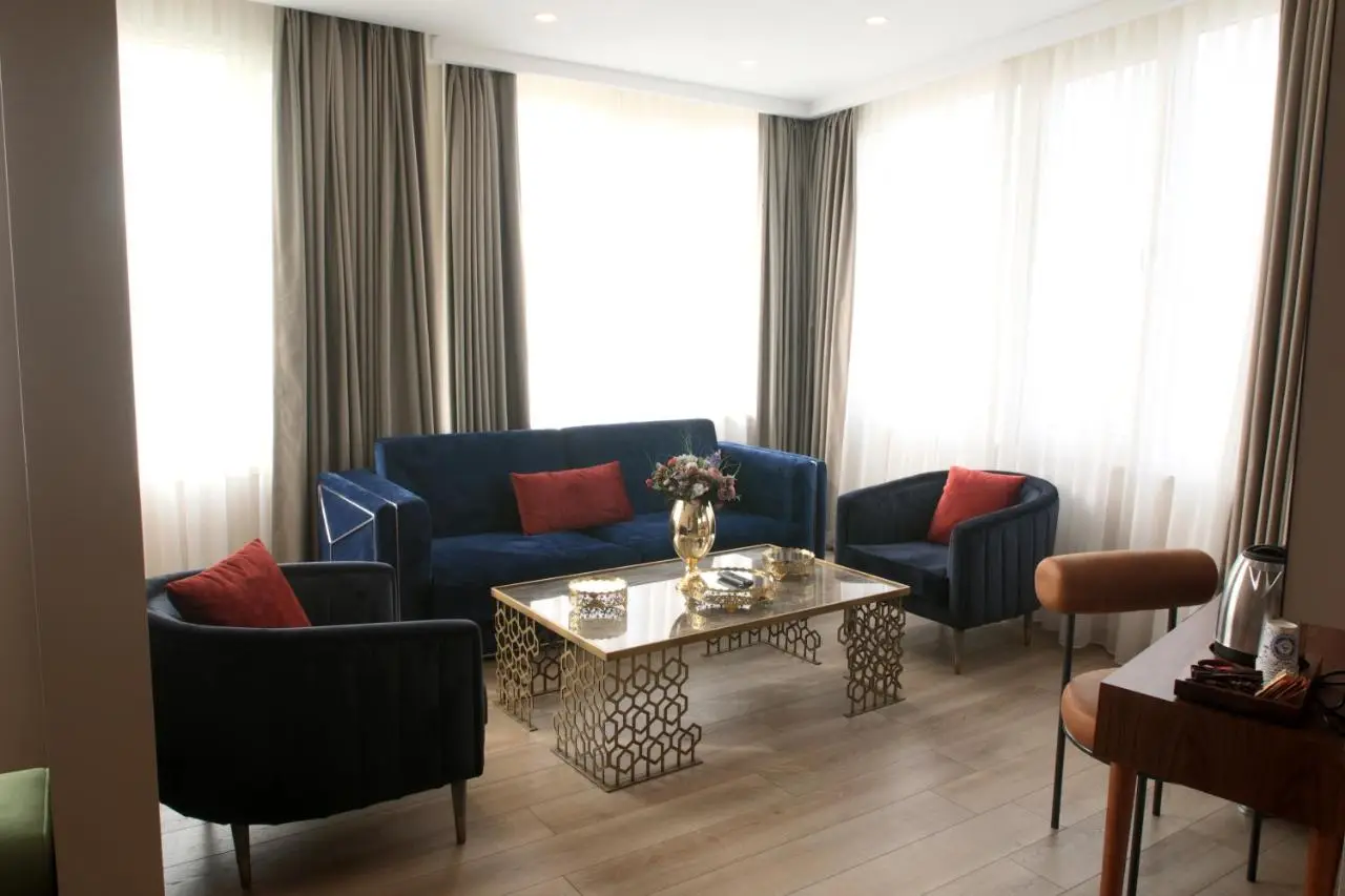Martinenz Hotel Old City