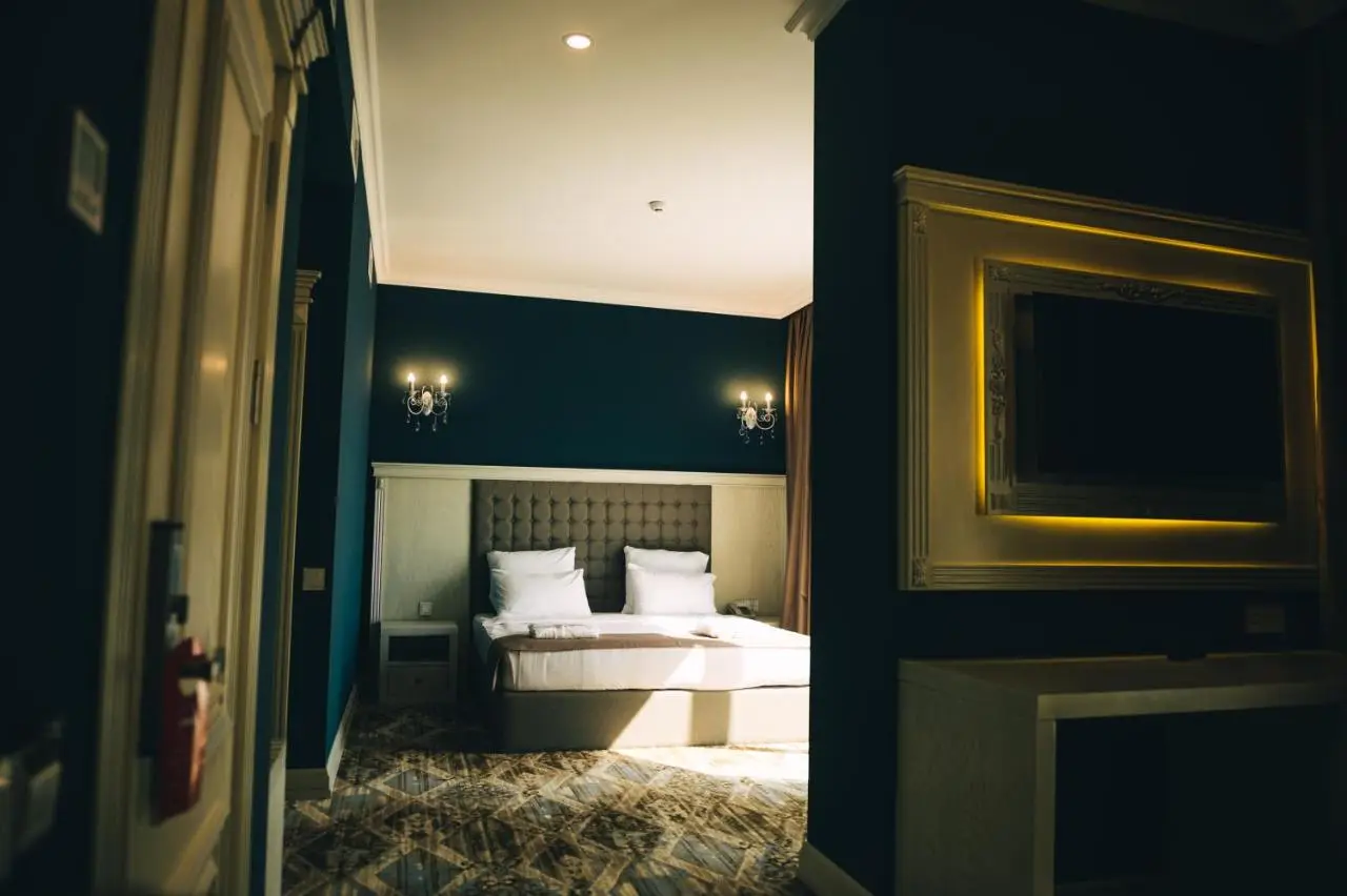 Emerald Suite Hotel