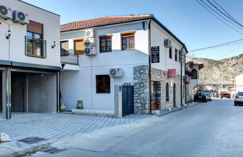 Guesthouse Check In - Apartments & Rooms