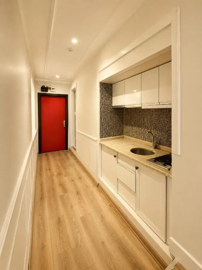 Royal Garden Suite and Hotel