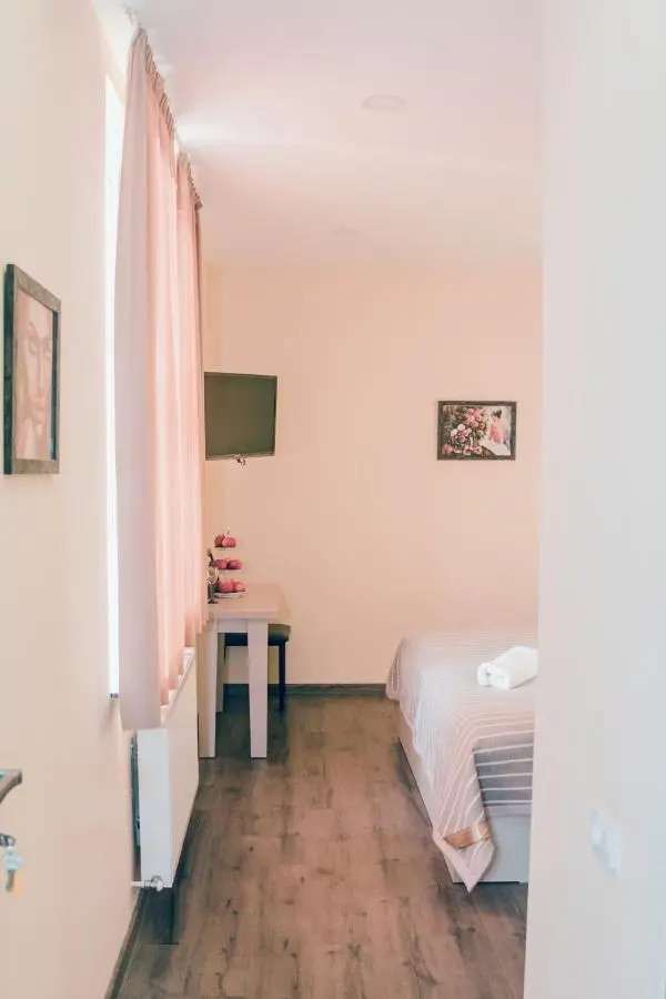 Red Hotel