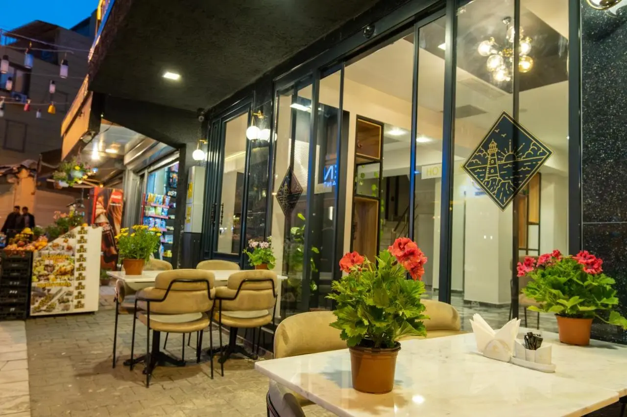 Linda Port Hotel