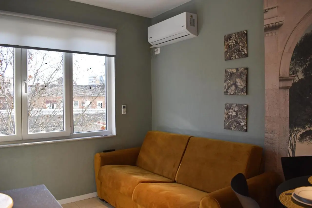 Fit Five Apartment