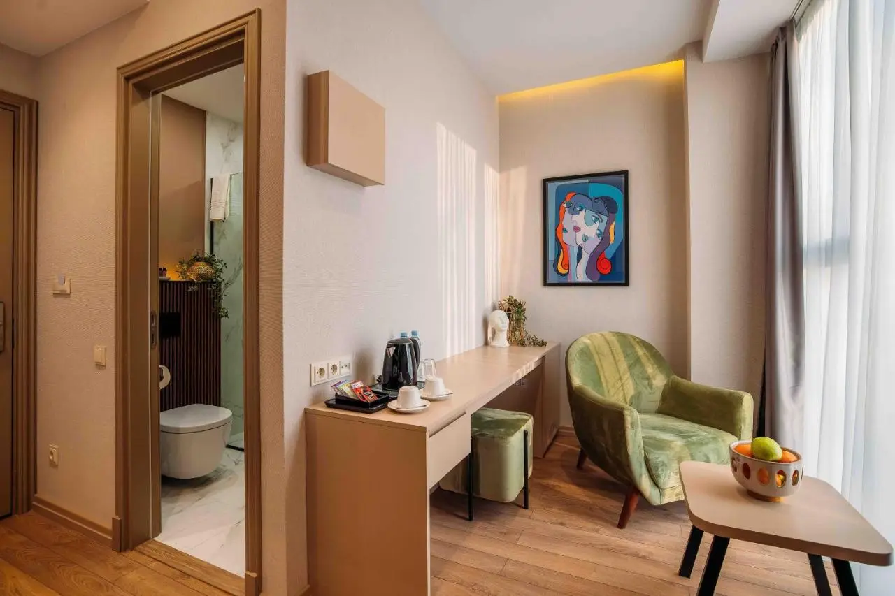 Hotel Monday by DNT Group