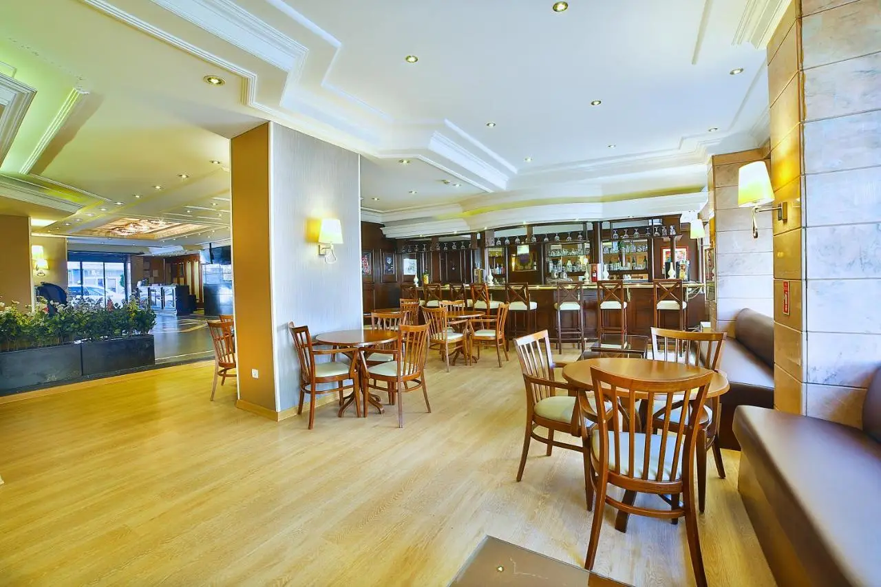 Hotel Grand Emin
