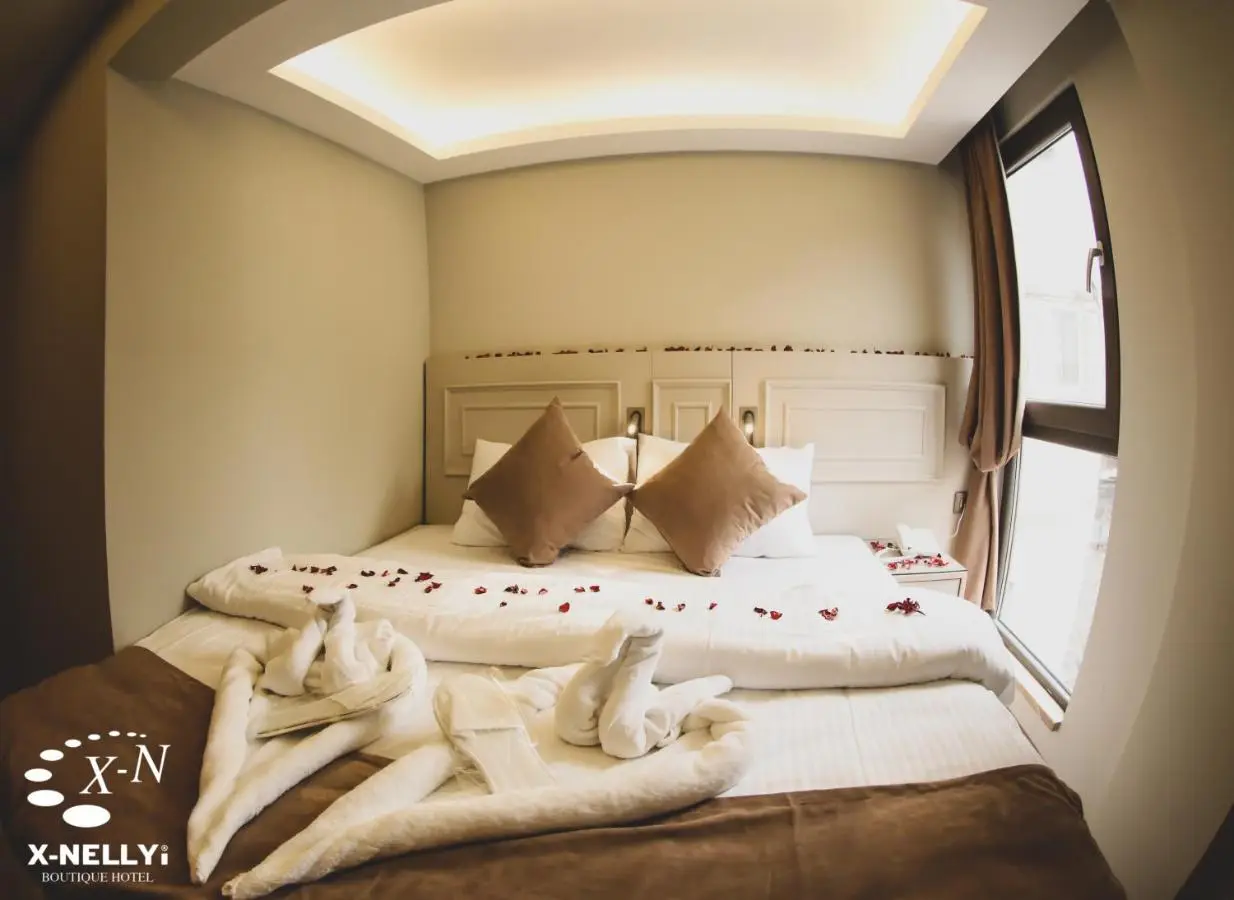 X-NELLYİ HOTEL