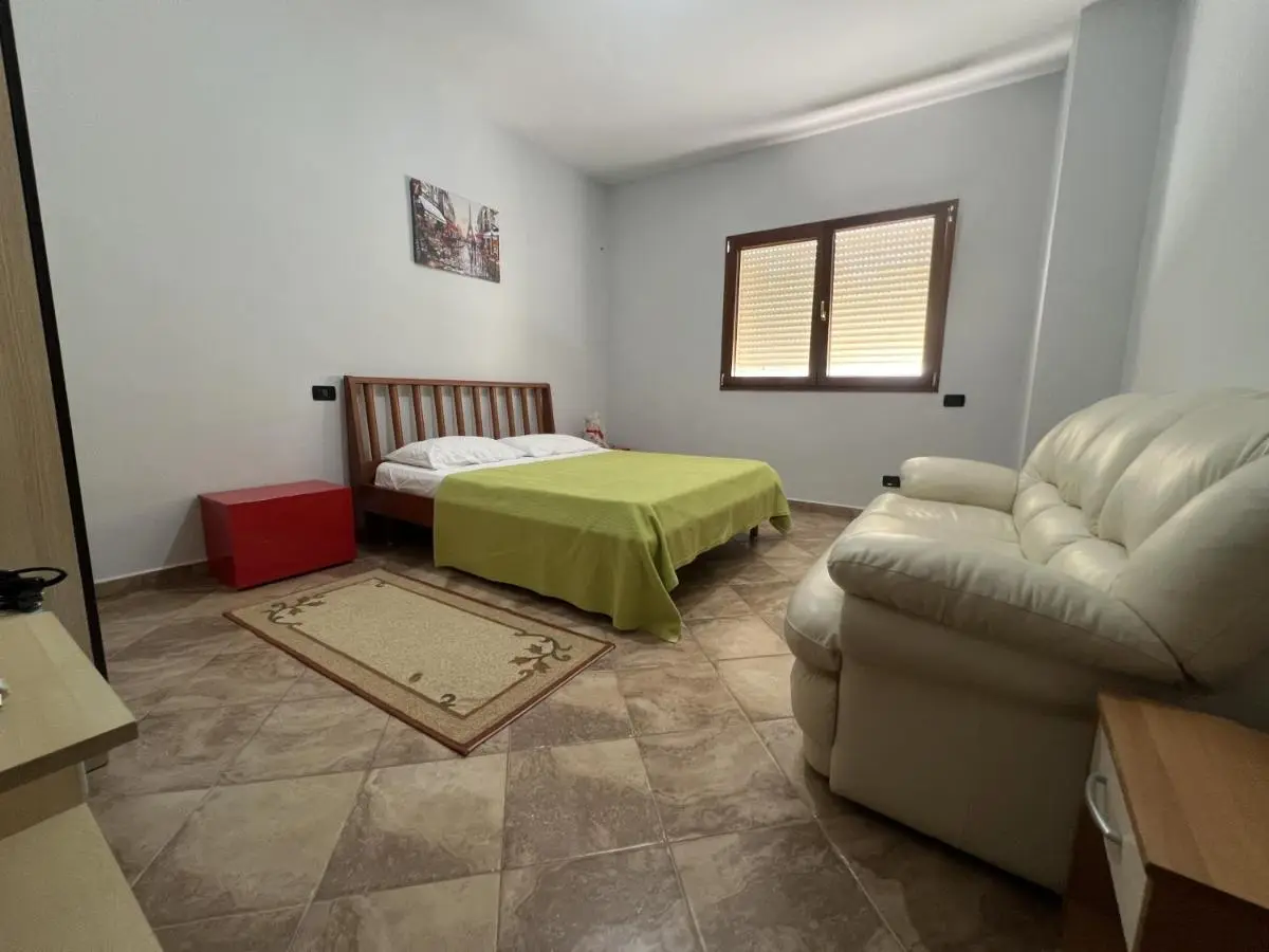 Elly Apartment