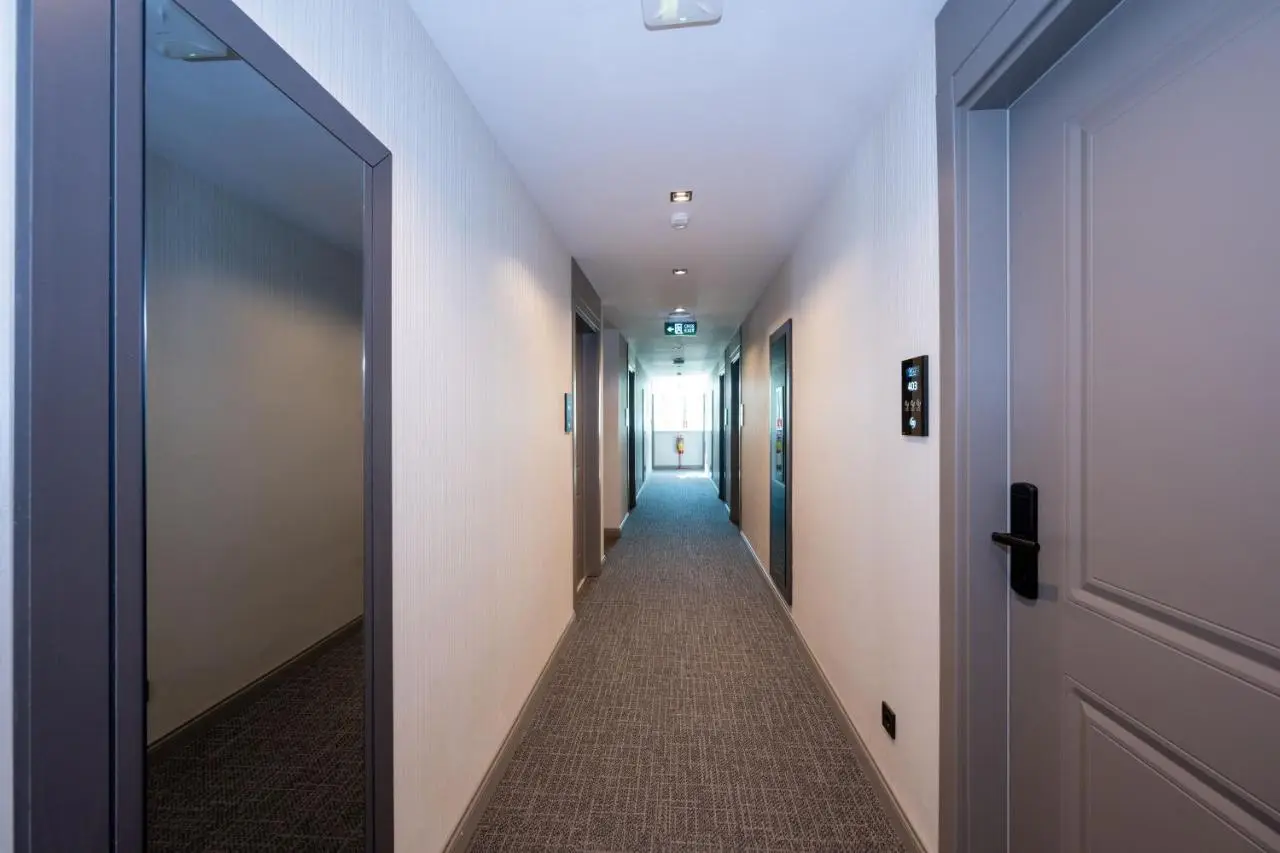 Vess Hotel